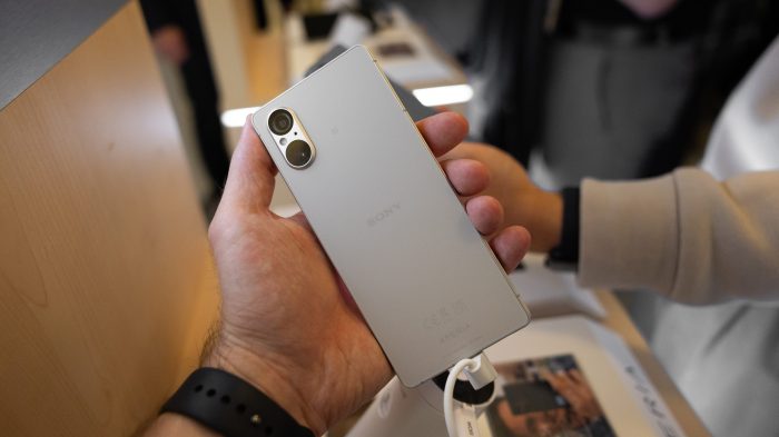 Sony xperia v